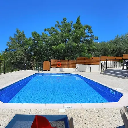 Vila Salina Lysos